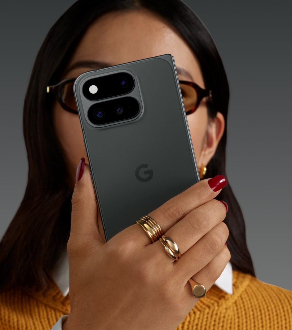 Google Pixel 11 Pro Fold in Obsidian