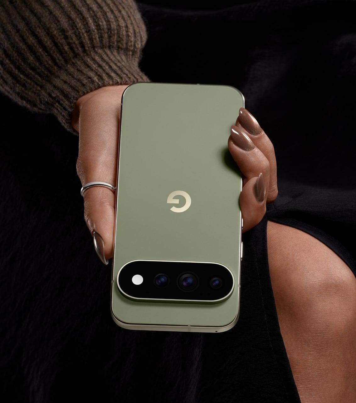 Google Pixel 11 Pro in Olive