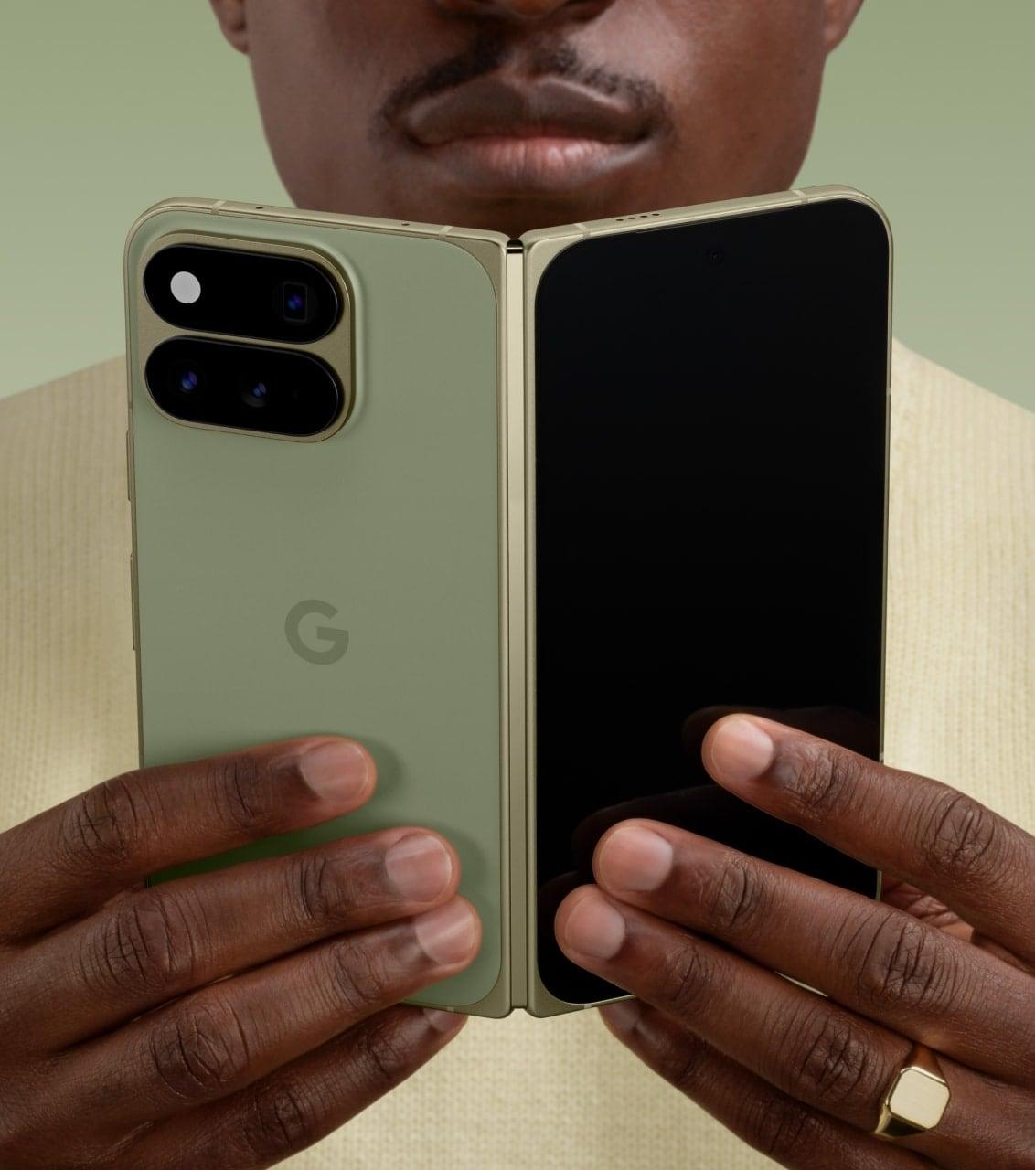 Google Pixel 11 Pro Fold in Olive