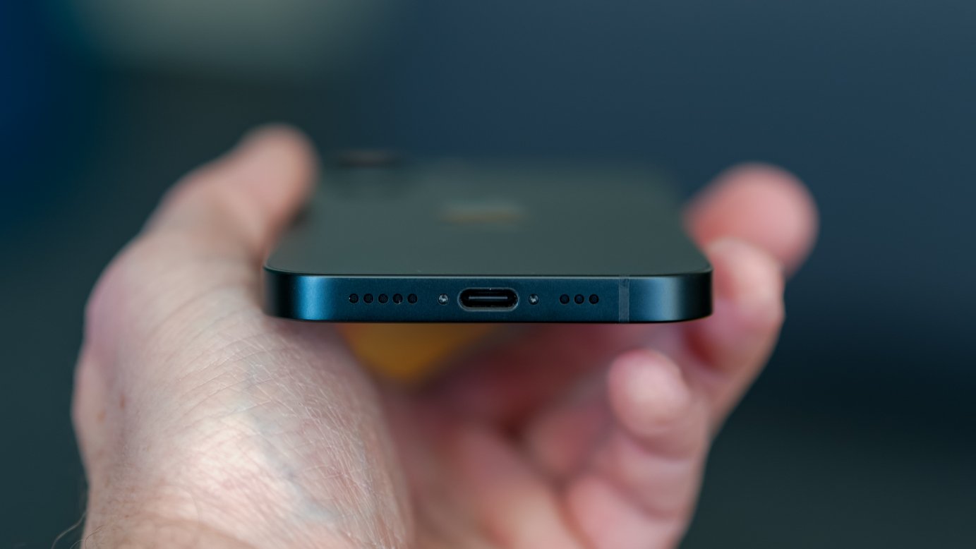 iPhone 17 Air Portless Wireless Design Charging, MagSafe & No Ports